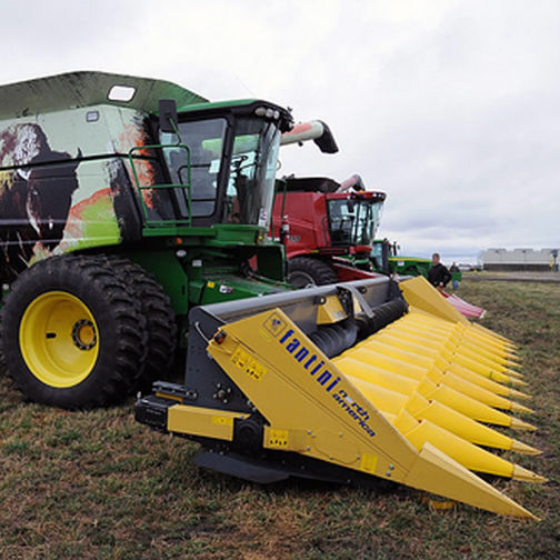 玉米割台 / 刚性