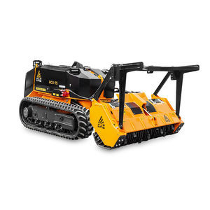 自走式树枝粉碎机