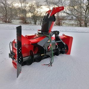 悬挂式吹雪机 1