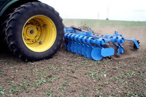 牵引式圆盘耙 1