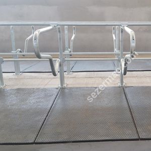 牛舍隔栏 1