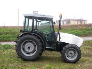 拖拉机驾驶室
