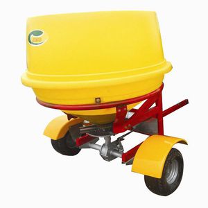 牵引式施肥机