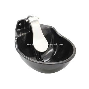 牛饮水器