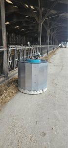 机械手草料推料车