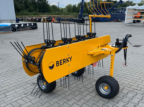 毯式搂草机 - 5300 - Berky GmbH - 侧向堆放式 / 双旋翼