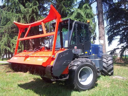 悬挂式甩刀式割草机 - M550M - AHWI Maschinenbau GmbH - 凿式 / 林业 / PTO驱动