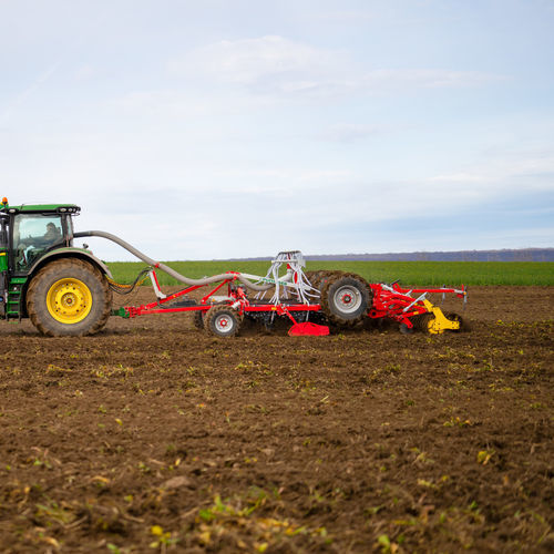 牵引式中耕机 - Terria series - PÖTTINGER Landtechnik GmbH - 带滚筒 / 刚齿 / 带有圆盘耙