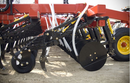 气动条播机 - 3320 XTC - Bourgault Industries Ltd.