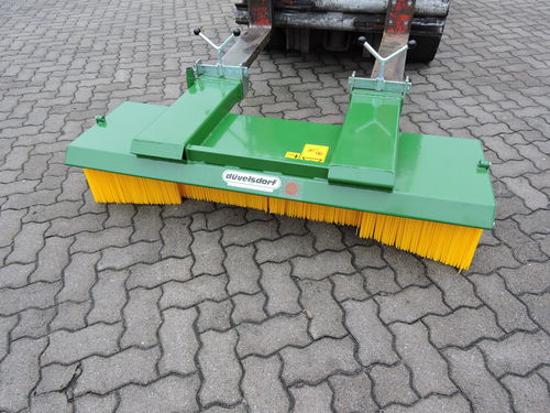 悬挂式扫地机 - 4510 series - Düvelsdorf Handelsgesellschaft mbH - 道路 / 前端悬挂