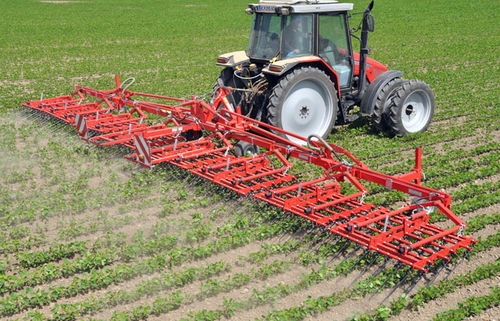 悬挂式行间中耕机 / 除草