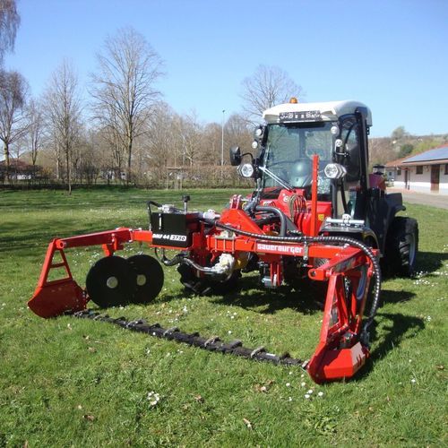 悬挂式割草机 - DMF44 series - F.X.S. Sauerburger Traktoren und Gerätebau GmbH - 镰刀杆 / 拖拉机
