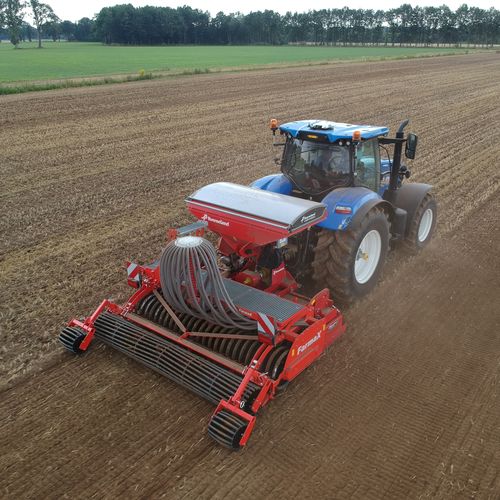 气动条播机 - Ringseeder - Farmax Metaaltechniek B.V. - 拖拉机悬挂 / 带耙