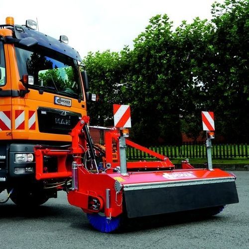 悬挂式扫地机 - FKM series - Gerhard DÜCKER GmbH & Co. KG - 道路 / 前端悬挂