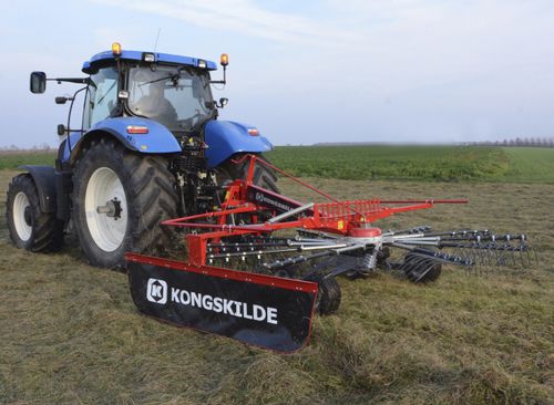 旋转搂草机 - R+ series - KONGSKILDE Industries A/S - 中央堆放式 / 单旋翼