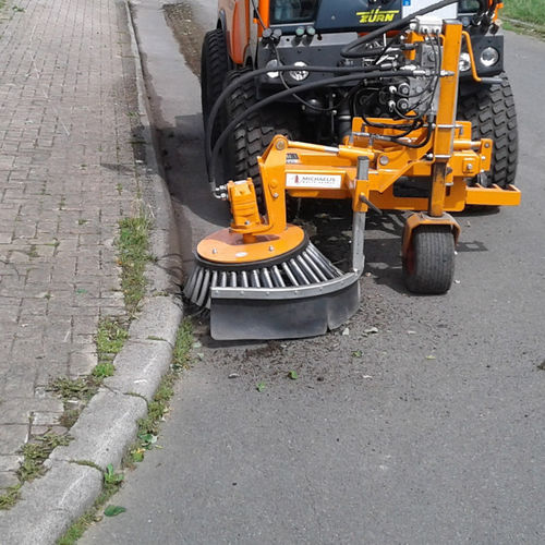 拖拉机悬挂扫地机 - KM 20 T/S - Michaelis Maschinenbau GmbH - 道路 / 前端悬挂 / 自动对齐