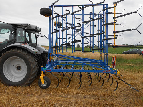 悬挂式中耕机 - TF300 – TF650 series - Treffler Maschinenbau GmbH & Co. KG - 三点悬挂 / 弹齿 / 折叠