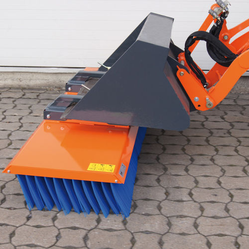 道路扫地机 - SOLO push broom - Tuchel Maschinenbau - 前端悬挂