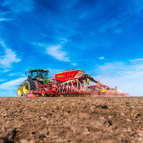 气动条播机 - Spirit 600-900S - VÄDERSTAD GmbH - 齿式 / 牵引式 / 控制深度