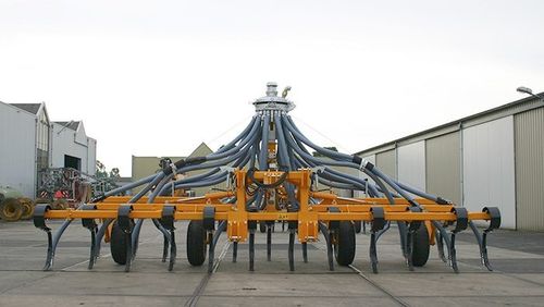 悬挂式液体肥料撒播车 - Terraject 400  - Veenhuis Machines BV - 齿式