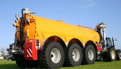 3车轴施肥罐车 - PREMIUM LINE  - Veenhuis Machines BV - 牵引式 / 真空 / 带离心泵