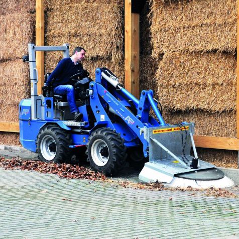 叉车安装扫地机 - Radialbesen R 1200, R 1400 - Westermann GmbH & Co. KG - 自走式 / 道路 / 畜舍
