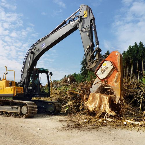 立式伐根清理机 - Woodcracker R series - Westtech Maschinenbau GmbH - 悬挂式 / 液压驱动