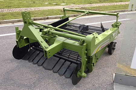 土豆收割机 - 1520 - Zoomlion Heavy Machinery Co., Ltd./中联重科 - 牵引式