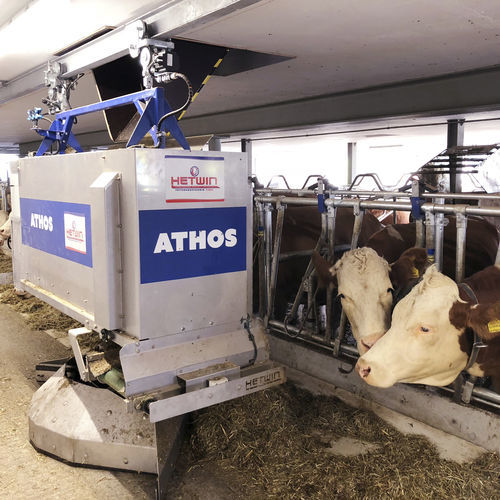 牛喂料机器人 - ATHOS - HETWIN Automation Systems GmbH - 带有饲料推料铲 / 轨道引导式