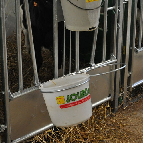 犊牛饲料桶 - VE2545 - JOURDAIN - 塑料 / 单入口