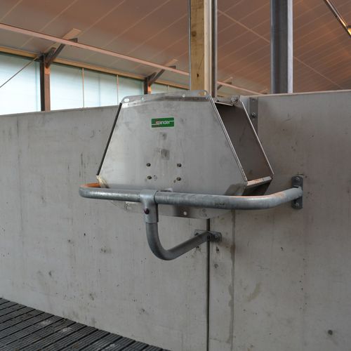 牛饮水器 - 500, 520 - Spinder Dairy Housing Concepts - 槽型 / 不锈钢 / 多入口