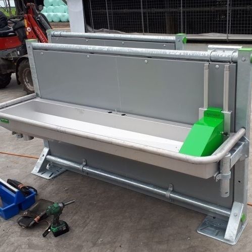牛饮水器 - Pingo Reno - Spinder Dairy Housing Concepts - 槽型 / 不锈钢 / 聚丙烯
