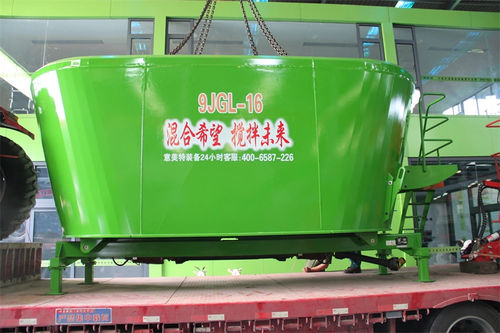 立式立式饲料搅拌机 - 9JGL-16/2 - Tai'an Yimeite Machinery Co., Ltd. - 悬挂式 / 固定式 / 正面卸载