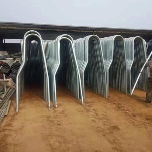 宽度可变牛舍隔栏 - Tai'an Yimeite Machinery Co., Ltd. - 镀锌