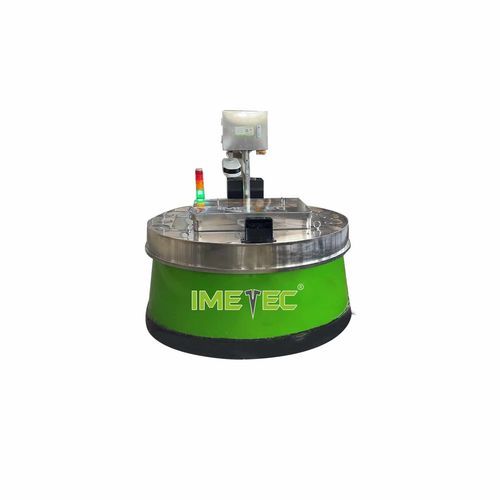 机械手草料推料车 - Tai'an Yimeite Machinery Co., Ltd. - 自动 / 自走式