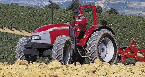 机械梭式换挡拖拉机 - C-Max Cab/Plat Tier0 - McCormick USA - 动力换向 / 带驾驶室 / 带有ROPS