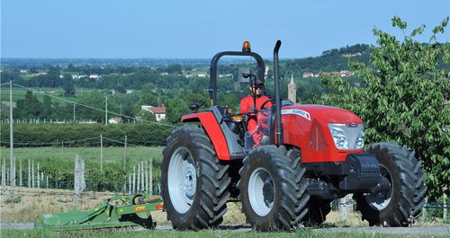 动力换向拖拉机 - D-Max Tier 3A series - McCormick USA - 带有ROPS