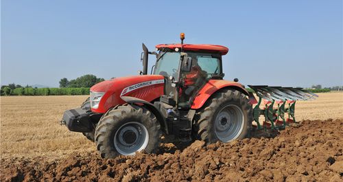 机械同步拖拉机 - X6 LWB series - McCormick USA - 带驾驶室 / 前置动力输出 / 大型