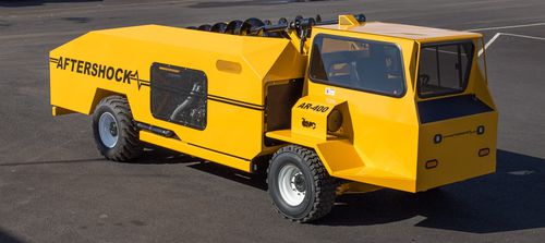 坚果收割机 - AR400, AR450, AR7 - Wesco Trailers by Orchard Machinery Corp. - 自走式