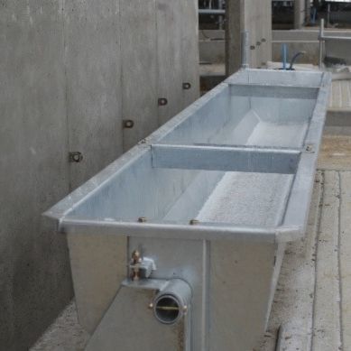 牛用饮水器 - Aqua Dump - Artex Barn Solutions LTD. - 槽型 / 金属 / 多入口