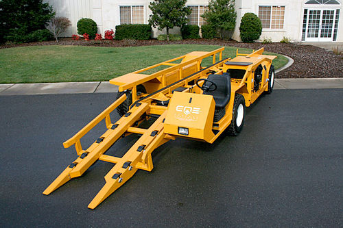 自走式装箱运输车 - W8-E - Coe Orchard Equipment, Inc.