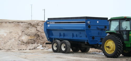 牵引式立式搅拌机 - 4000 SERIES - Sioux Automation Center Inc.
