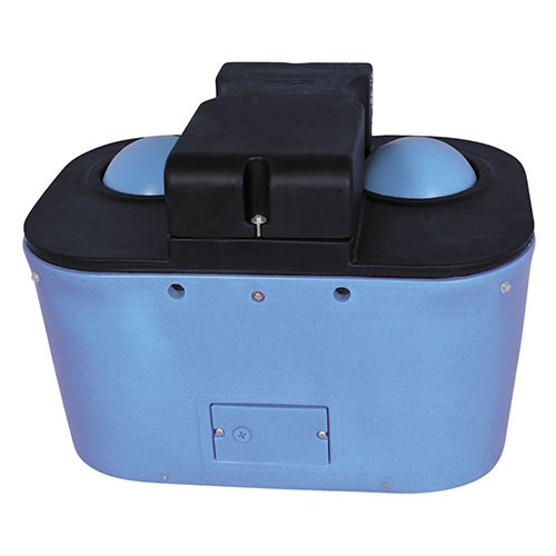 牛饮水器 - 3465-E - Miraco - 槽型 / 聚乙烯 / 地面固定式