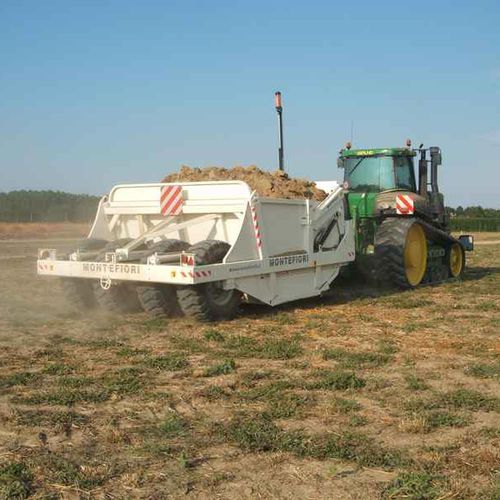 整地拖式铲运机 / 液压