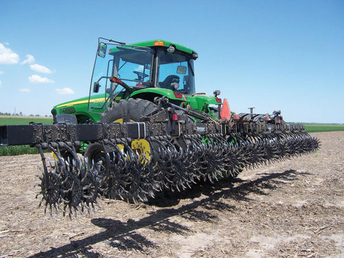 折叠旋转锄头 - 3700 series  - Yetter Manufacturing