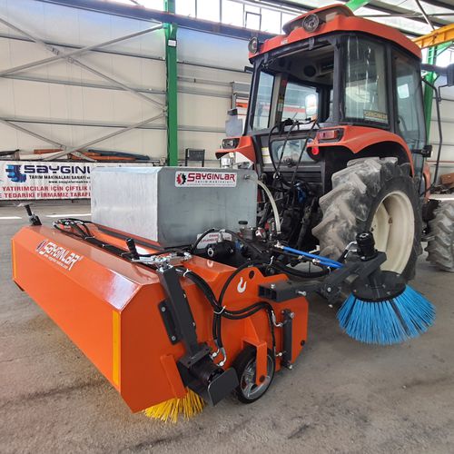拖拉机悬挂扫地机 - FULL - Sayginlar Agriculture Machinery Ltd. - 道路 / 后部装载式 / 自动对齐