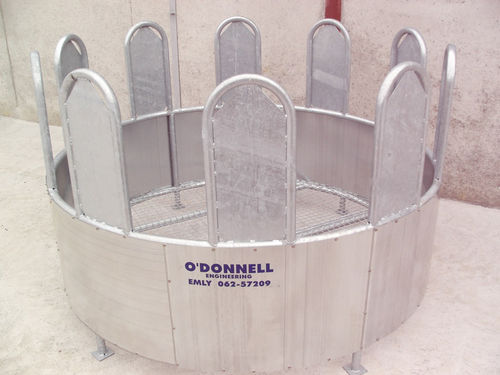 马草料架 - O'Donnell Engineering - 金属 / 多入口 / 环形