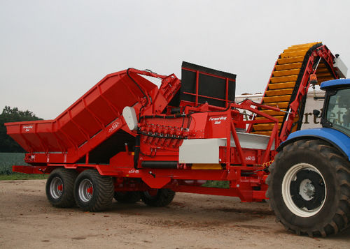 红甜菜除土装载机 - Potato cleaner-loader - Niagri Engineering - 土豆 / 牵引式