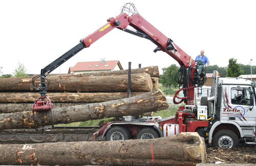 卡车安装式伐木起重机 - JONSERED 2850S series - HIAB AB - 折臂式
