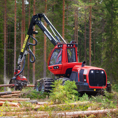 轮胎式联合伐木机 - 911 - Komatsu Forest AB - 带吊车